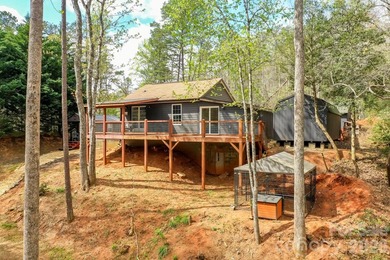 GENTLEMAN'S FARM NEAR LAKE LURE! Located just 10 minutes from - photo 4