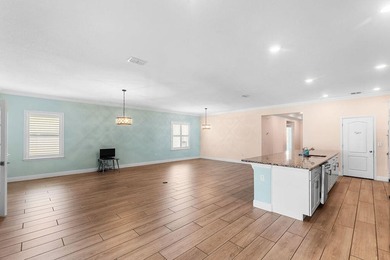 Welcome to this beautiful home in Torino with 4 Bedrooms, 3 - photo 14