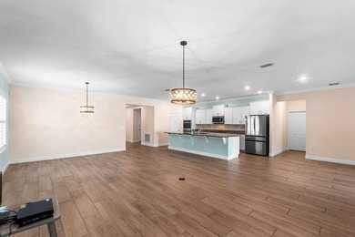 Welcome to this beautiful home in Torino with 4 Bedrooms, 3 - photo 15