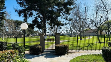 Ground-floor condo located in a desirable, gated 55+ community - photo 20