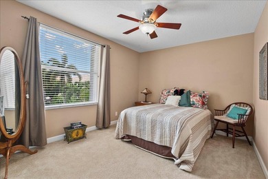 Welcome home to this beautifully maintained two-story lakefront - photo 21