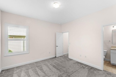 Welcome to this beautiful home in Torino with 4 Bedrooms, 3 - photo 32