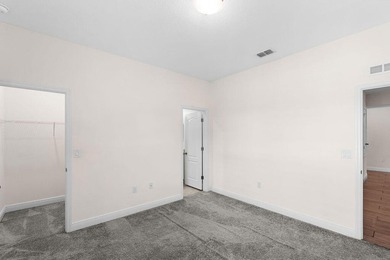 Welcome to this beautiful home in Torino with 4 Bedrooms, 3 - photo 33