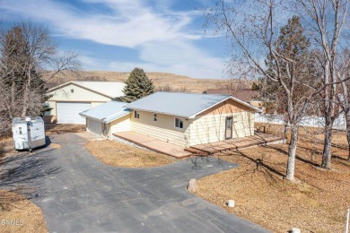Lake Sakakawea Home For Sale in Epping North Dakota