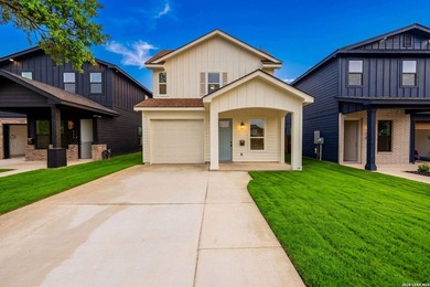 **OPEN HOUSE 7/19 11AM-1PM**Experience elevated living in this - photo 2