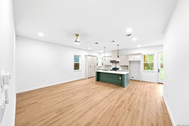 **OPEN HOUSE 7/19 11AM-1PM**Experience elevated living in this - photo 5