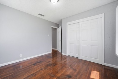 Charming and spacious 3-bedroom home offering 1,687 square feet - photo 20