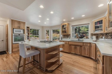 Located in the desirable Avondale community, this beautifully - photo 4