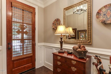 Luxury Living in Glen Lake South Experience the perfect blend of - photo 3
