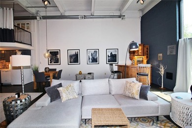 Experience authentic loft living the in the iconic South Side - photo 5