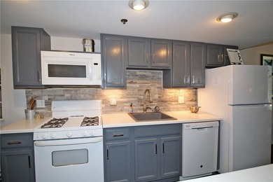 Experience authentic loft living the in the iconic South Side - photo 8