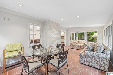 Welcome to this beautifully maintained full-brick 5-bedroom - photo 11