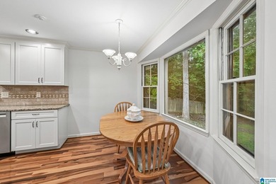 Welcome to this beautifully maintained full-brick 5-bedroom - photo 13