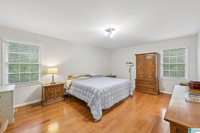 Welcome to this beautifully maintained full-brick 5-bedroom - photo 17