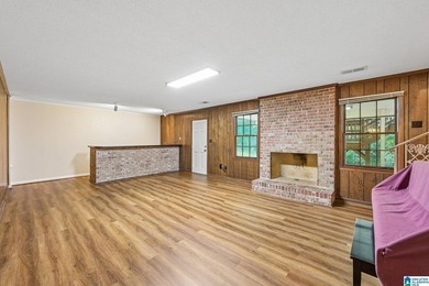 Welcome to this beautifully maintained full-brick 5-bedroom - photo 22