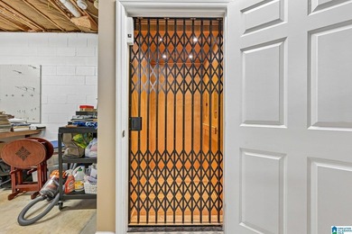 Welcome to this beautifully maintained full-brick 5-bedroom - photo 27