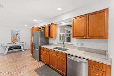 Coastal living at its best! This fully renovated 3-bed, 2-bath - photo 9