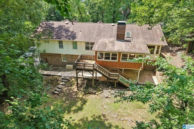 Welcome to this beautifully maintained full-brick 5-bedroom - photo 33