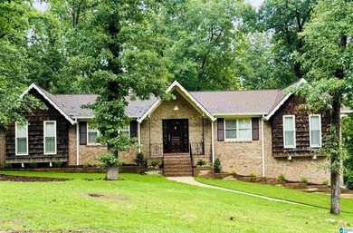 Welcome to this beautifully maintained full-brick 5-bedroom - photo 34