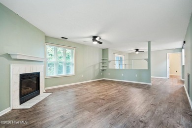 MOTIVATED SELLERS** Spacious, Move-In Ready Ground-Level Living - photo 8