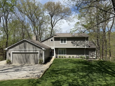 Beautifully updated Lamb Lake lakefront home w/over 100' - Lake Home For Sale in Trafalgar, Indiana
