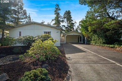 Upon entering this well-maintained home, with its recent updates - photo 1