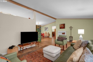 Upon entering this well-maintained home, with its recent updates - photo 8