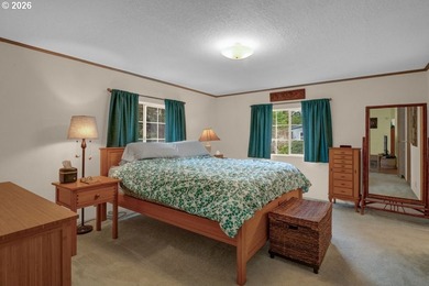 Upon entering this well-maintained home, with its recent updates - photo 9