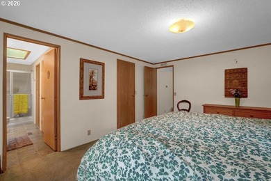 Upon entering this well-maintained home, with its recent updates - photo 10