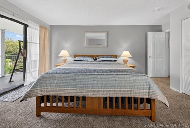Fresh, clean & updated 2-level condo in the highly desirable - photo 18