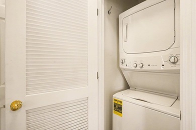 Welcome to this bright and beachy 2-bedroom, 2-bath end-unit - photo 21