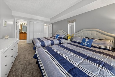 Fresh, clean & updated 2-level condo in the highly desirable - photo 25