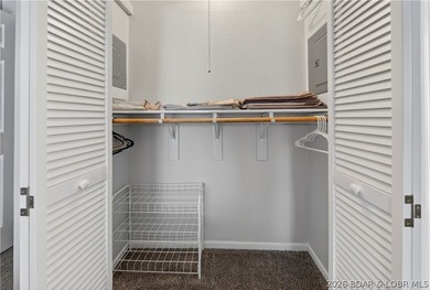Fresh, clean & updated 2-level condo in the highly desirable - photo 28