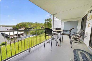 Fresh, clean & updated 2-level condo in the highly desirable - photo 31