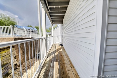Fresh, clean & updated 2-level condo in the highly desirable - photo 33