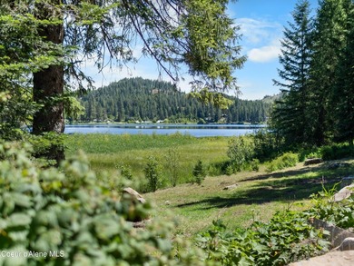A beautiful WATERFRONT property with over 160 feet of private - photo 1