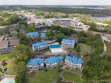 Fresh, clean & updated 2-level condo in the highly desirable - photo 43