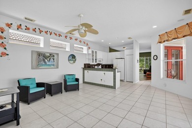 Pool home with a private courtyard design in the gated community - photo 11