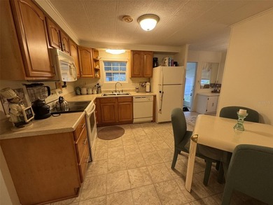 WELCOME HOME!!  Beautifully maintained and upgraded 2 bedroom, 2 - photo 15
