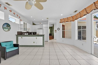 Pool home with a private courtyard design in the gated community - photo 15