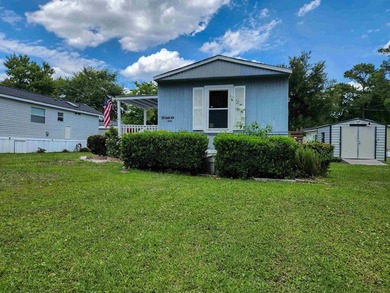 Charming 2BR/1BA Manufactured Home in Crystal Lake - Move-In - photo 18