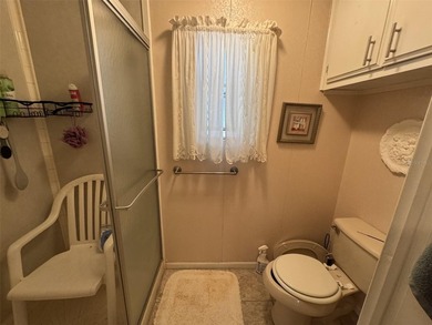 WELCOME HOME!!  Beautifully maintained and upgraded 2 bedroom, 2 - photo 20