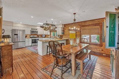 Lakefront property , 4 Bed 3 Bath log-style home in Lakeshore - photo 20