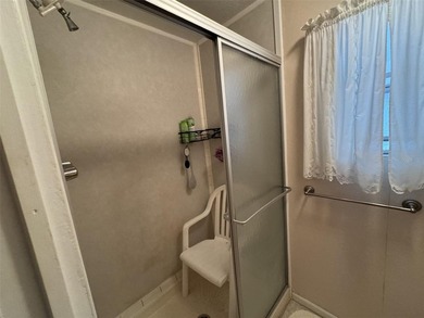 WELCOME HOME!!  Beautifully maintained and upgraded 2 bedroom, 2 - photo 21