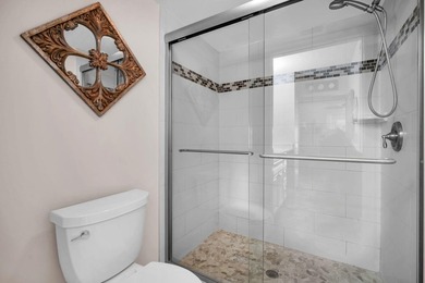 A charming and impeccably maintained two-bedroom, two-bathroom - photo 23