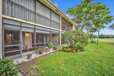 A charming and impeccably maintained two-bedroom, two-bathroom - photo 27