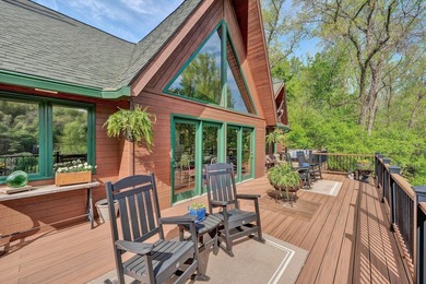 Lakefront property , 4 Bed 3 Bath log-style home in Lakeshore - photo 35