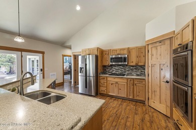 Secluded and quiet, this exceptional ranch-style home is nestled - photo 8