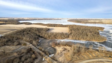 (private lake, pond, creek) Acreage For Sale in Weldon Illinois