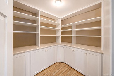 Welcome to this beautifully expanded split-level home situated - photo 18
